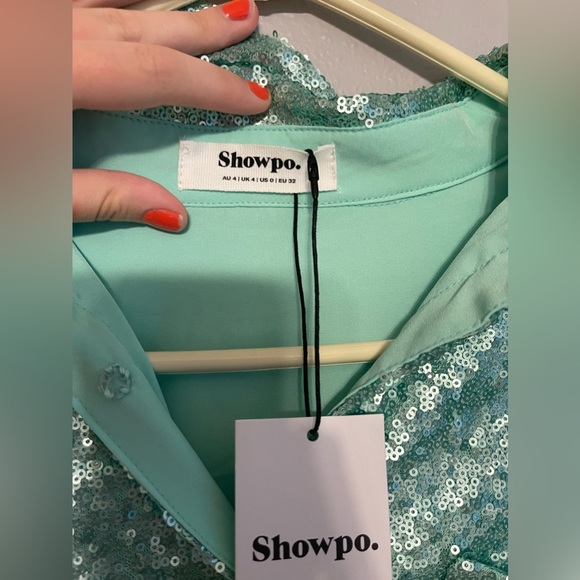 SHOWPO T-SHIRT DRESS !!ACCEPTING THE FIRST REASONABLE OFFER THAT IS SENT!! - Picture 2 of 8